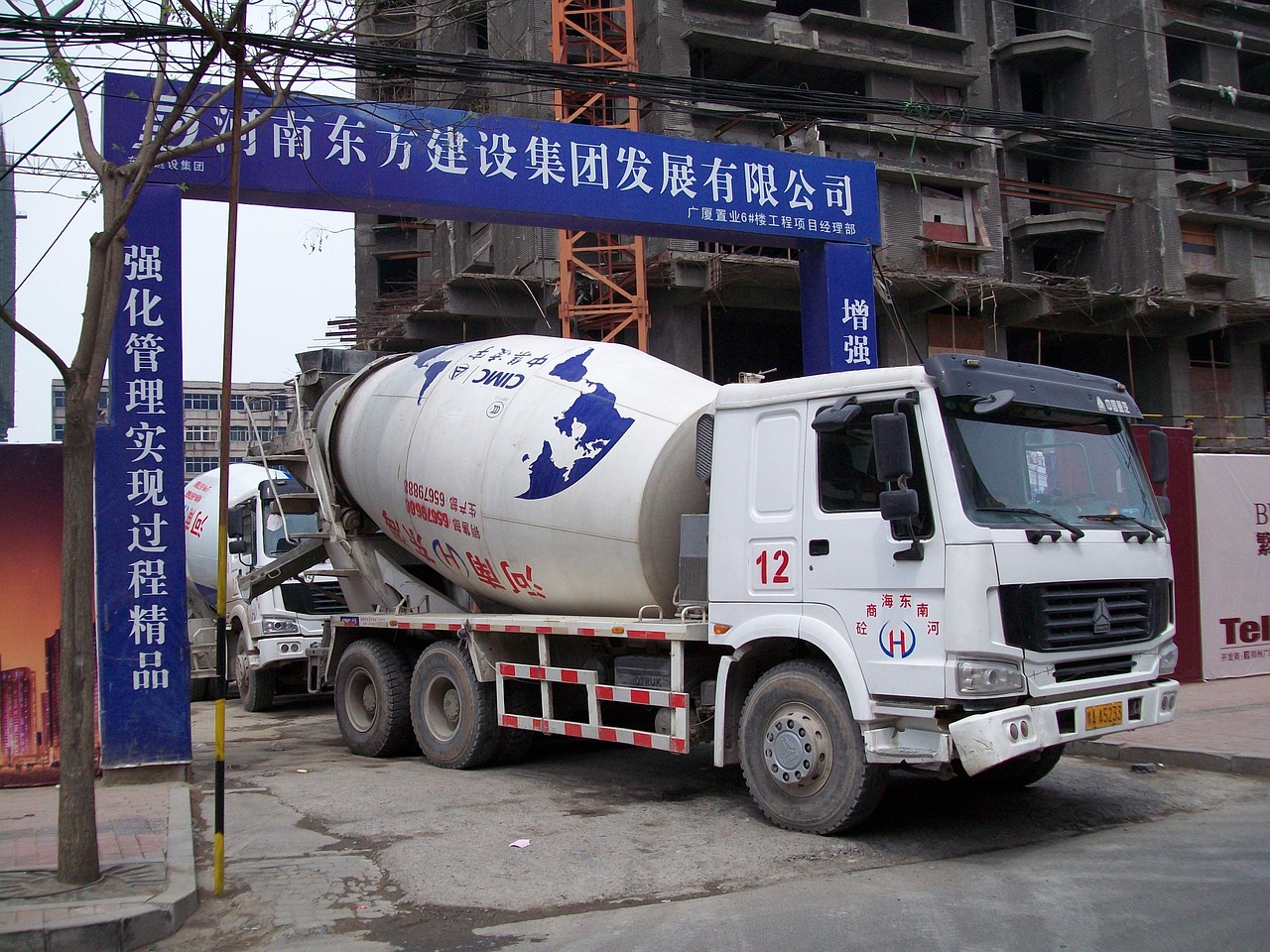 最新求租混凝土搅拌车，高效施工必备利器