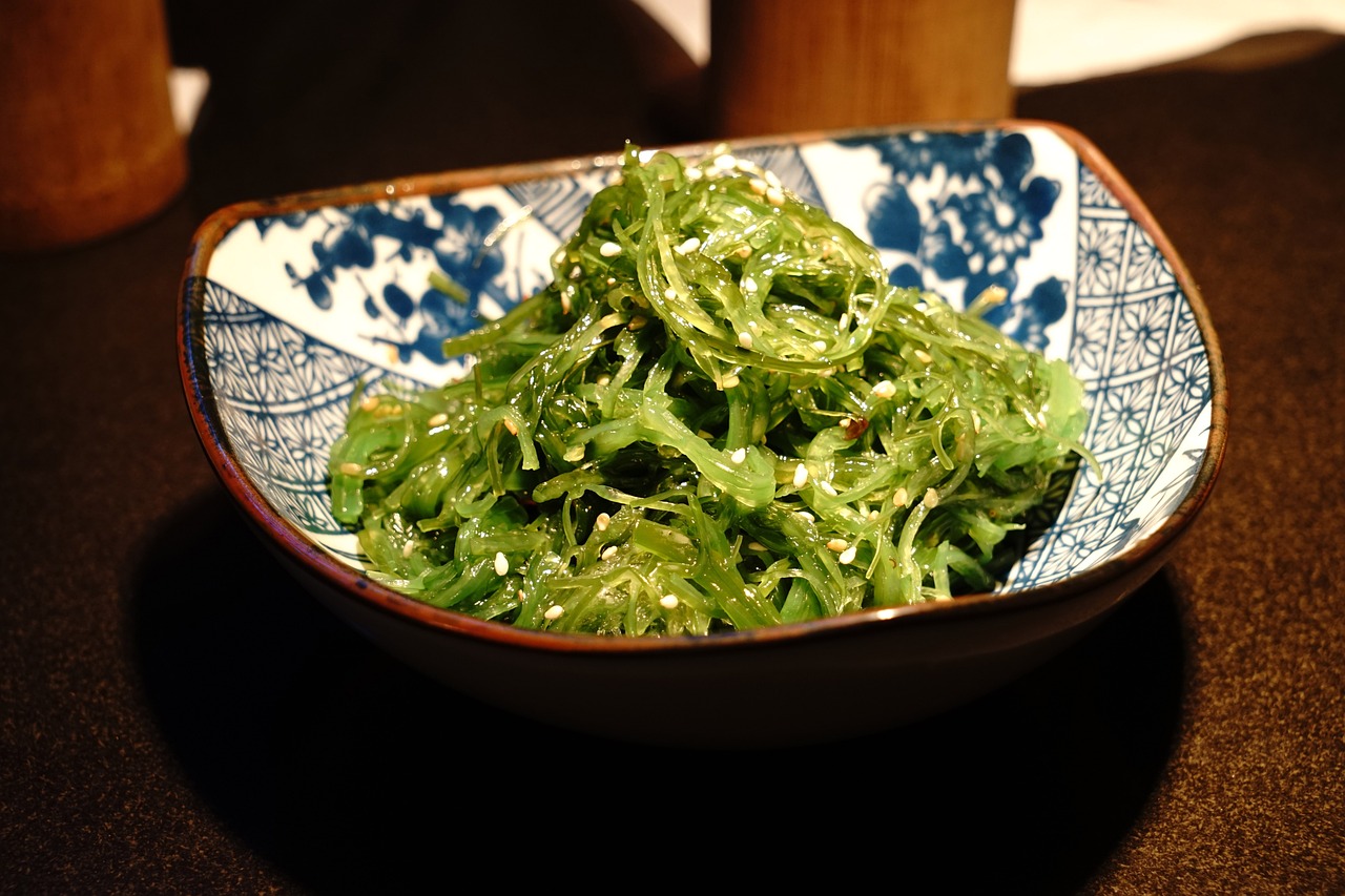 最新创意凉菜盘饰图片，引领美食艺术新潮的灵感之源
