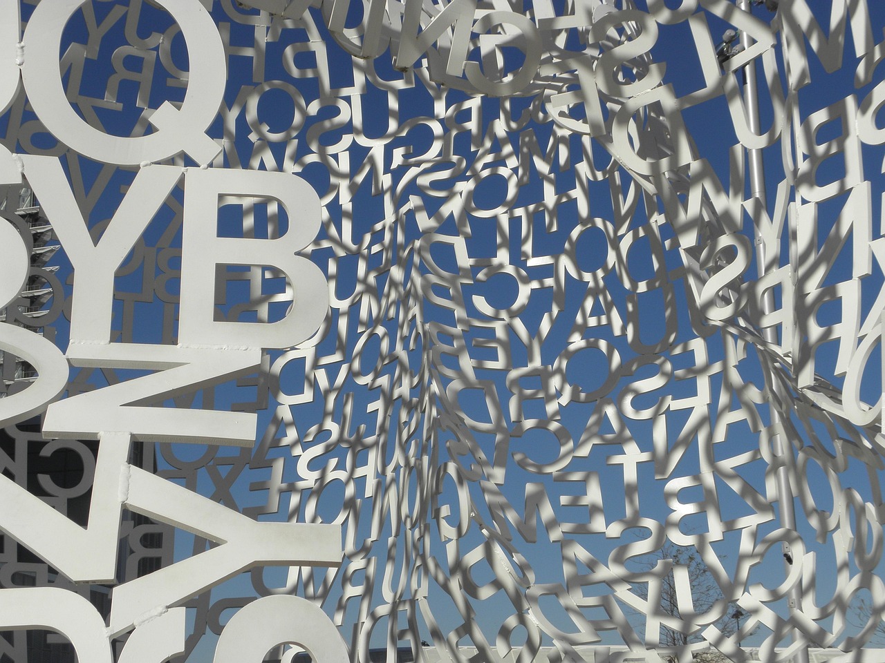 最新时尚与艺术融合，枕头套十字绣的魅力展现